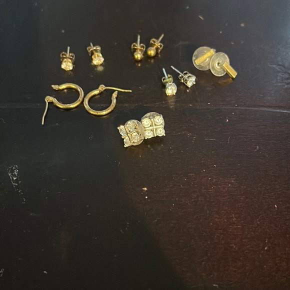 Jewelry - 6 pairs of earrings